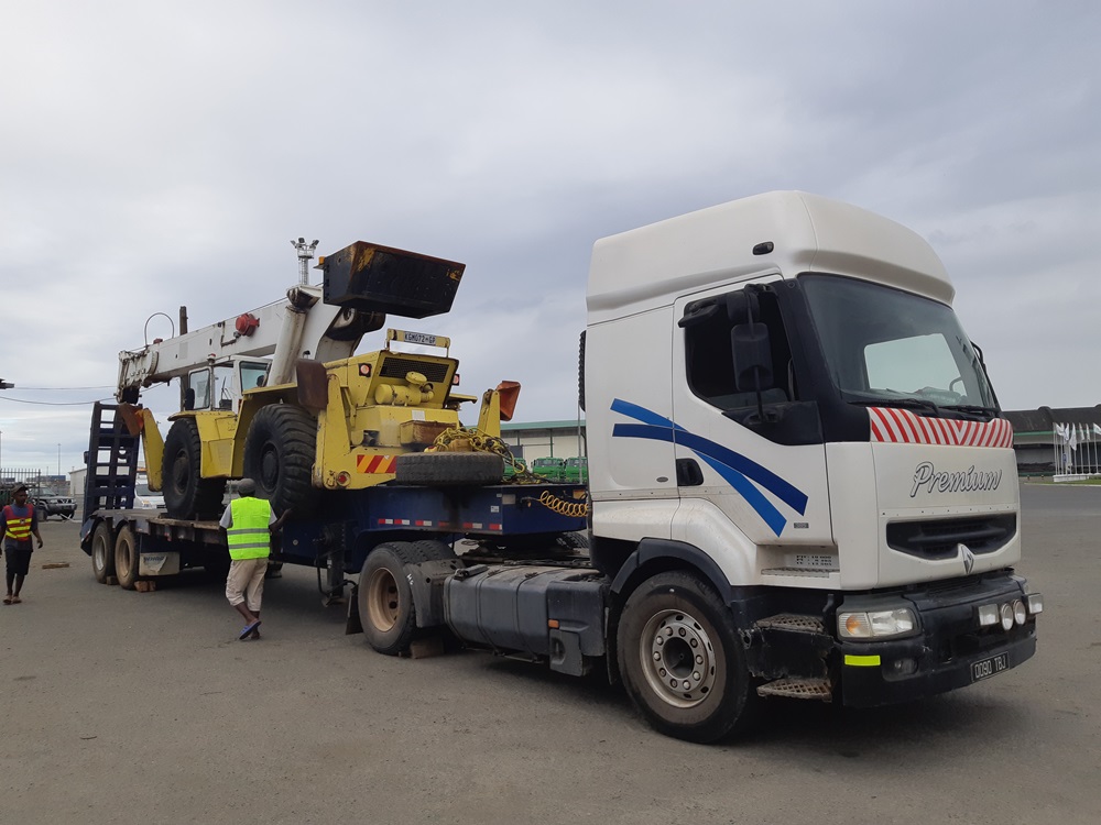 Delivery of Off-Road 4x4 Crane on Project Site